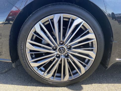 Used 2025 Nissan Altima 2.5 SL FWD image 10