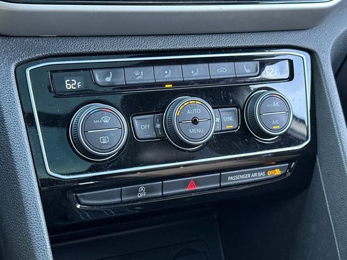 Certified 2022 Volkswagen Atlas Cross Sport SE FWD image 20