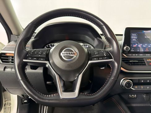 Used 2020 Nissan Altima 2.5 SR FWD image 13