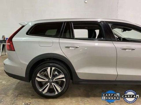 Used 2025 Volvo V60 B5 Cross Country Plus image 92