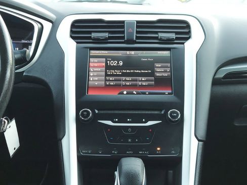 Used 2014 Ford Fusion SE image 13