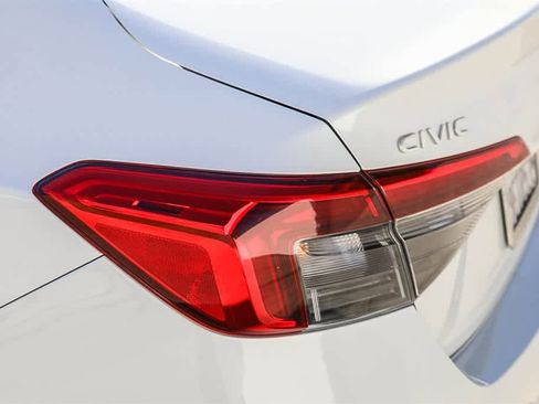 Used 2023 Honda Civic Sport image 9