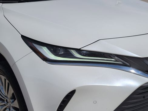 Used 2021 Toyota Venza XLE w/ Softex Package image 10