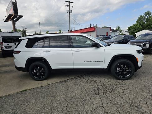 New 2025 Jeep Grand Cherokee L Altitude image 4