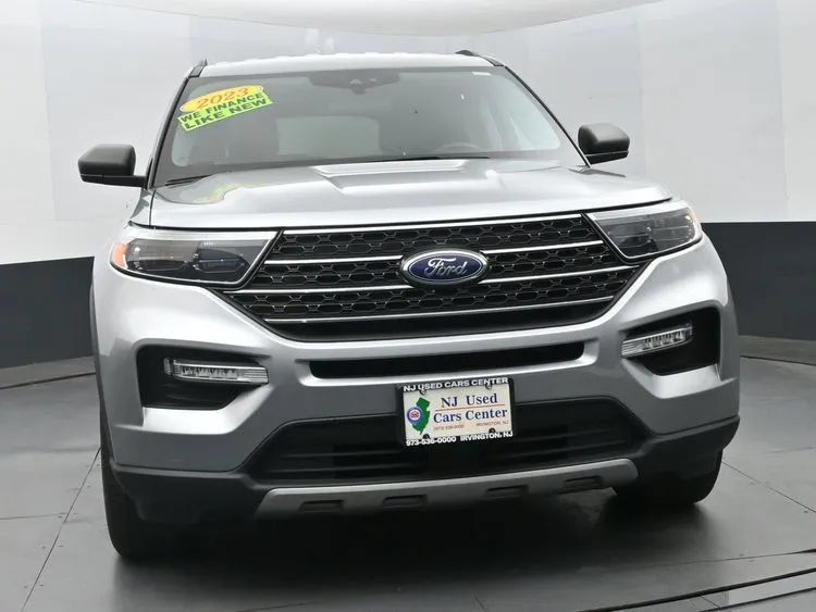 Used 2023 Ford Explorer XLT w/ Equipment Group 202A AWD/4WD image 3