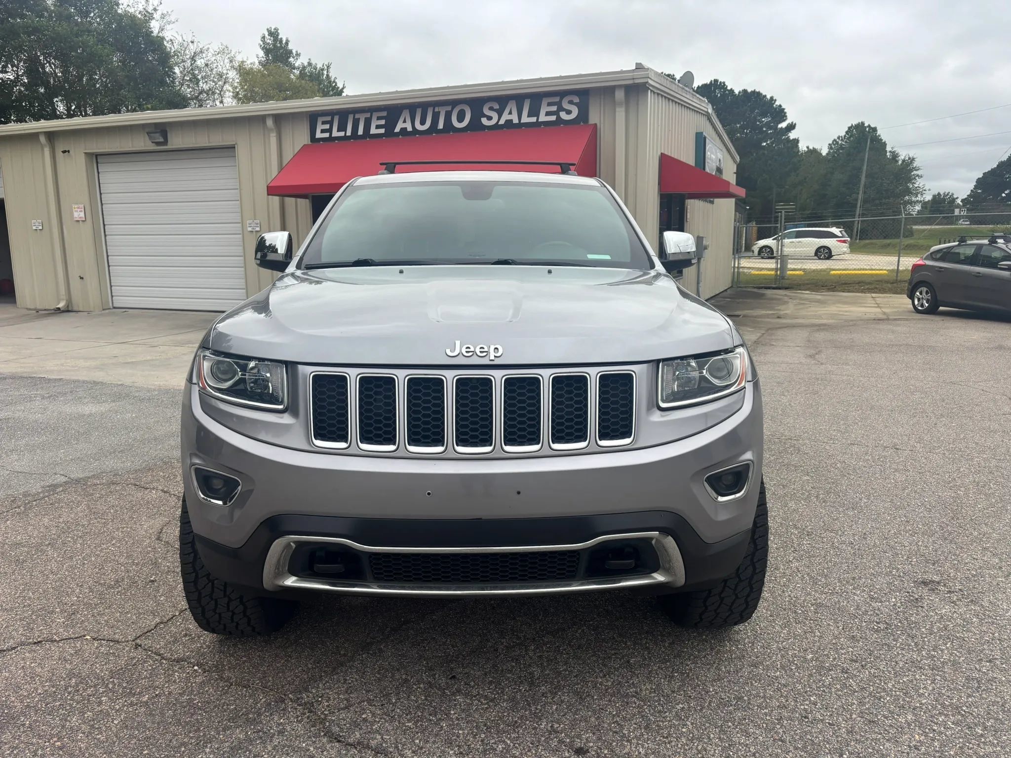 Used 2014 Jeep Grand Cherokee Limited AWD/4WD image 4