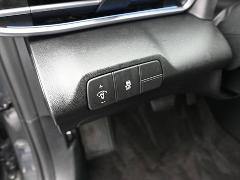 Certified 2024 Hyundai Elantra SEL image 21