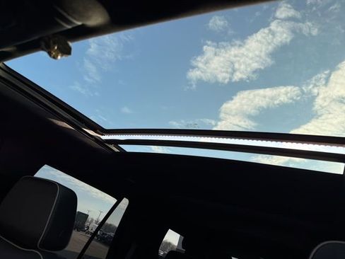 Used 2023 Chevrolet Tahoe Premier image 16