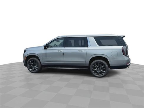 New 2025 Chevrolet Suburban Premier w/ Sun And Tow Package image 4