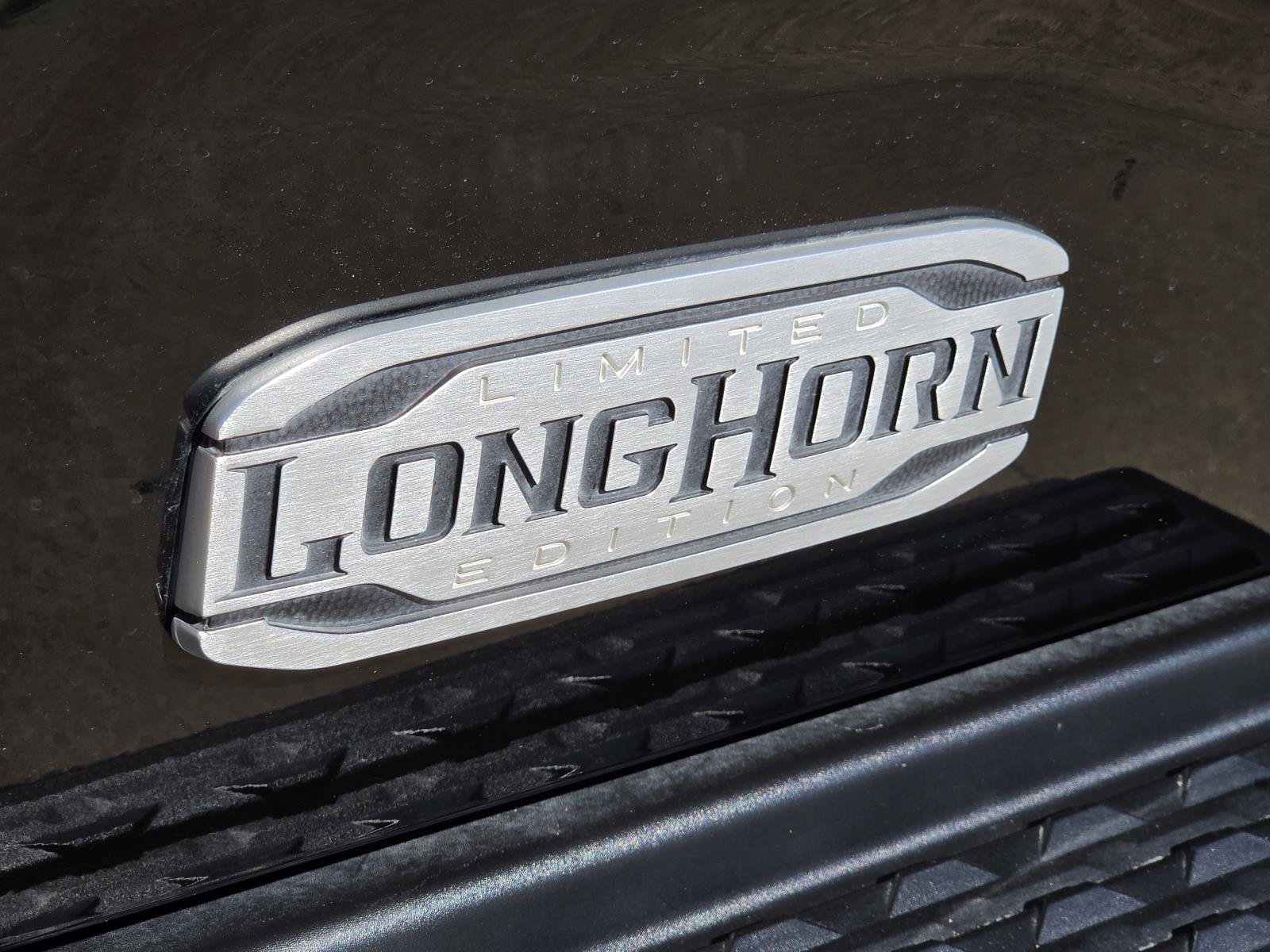 Used 2024 RAM 2500 Limited w/ Safety Group AWD/4WD image 9