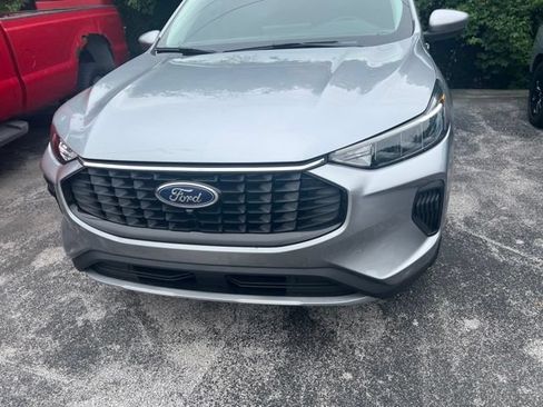 Used 2023 Ford Escape Active w/ Tech Pack #2 AWD/4WD image 2