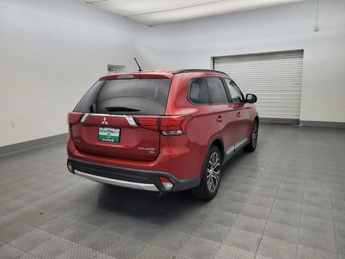 Used 2016 Mitsubishi Outlander SEL FWD image 9