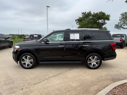Used 2024 Ford Expedition Limited RWD image 2