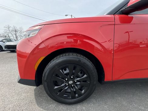 Used 2022 Kia Soul LX FWD image 16