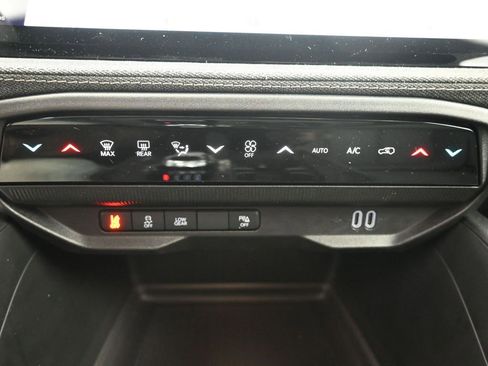 New 2026 Jeep Cherokee Laredo AWD/4WD image 23