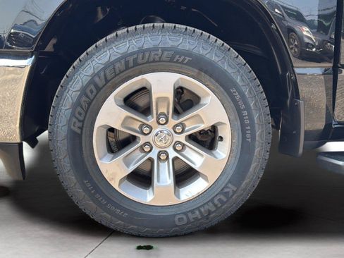 Used 2023 RAM 1500 Laramie AWD/4WD image 29