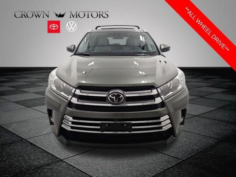 Used 2017 Toyota Highlander Limited Platinum image 2