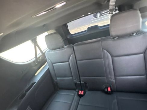 Used 2023 Chevrolet Suburban LT AWD/4WD image 13