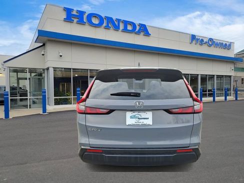 Used 2025 Honda CR-V LX image 5