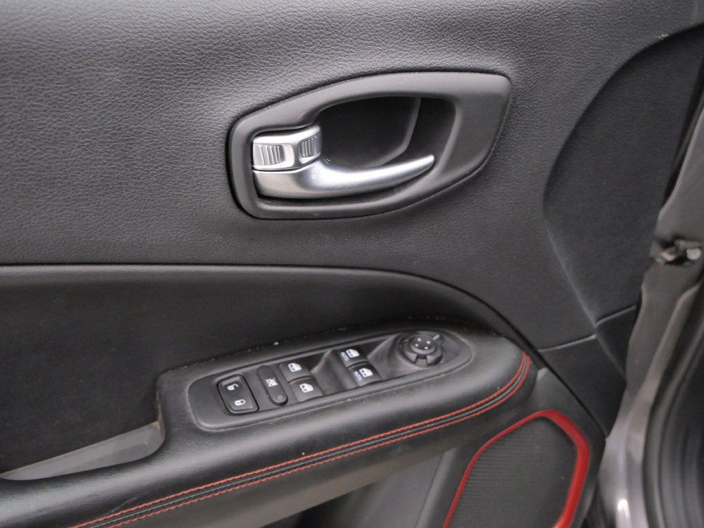 Certified 2020 Jeep Compass Trailhawk w/ Cold Weather Group AWD/4WD image 20