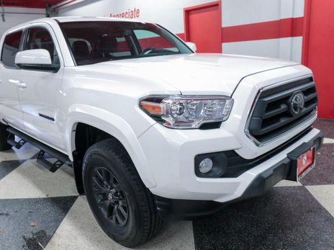 Used 2022 Toyota Tacoma SR5 RWD image 31