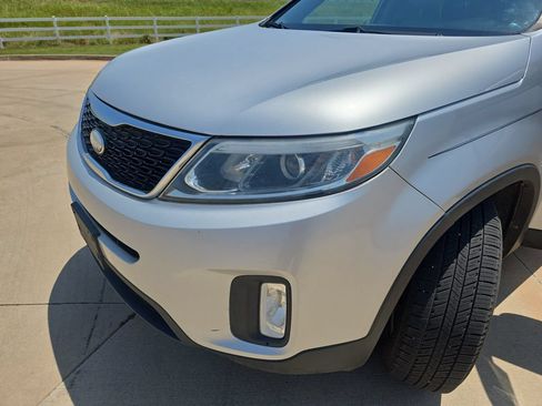 Used 2014 Kia Sorento LX AWD/4WD image 26