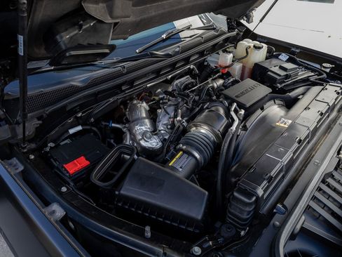 Used 2024 GMC Sierra 2500 AT4 w/ AT4 Premium Plus Package image 38