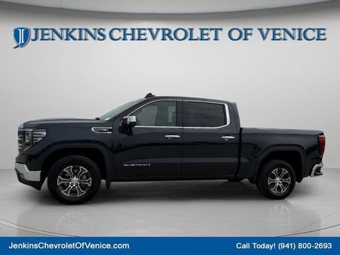 Certified 2025 GMC Sierra 1500 SLT RWD image 10