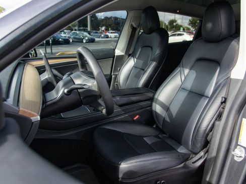 Used 2023 Tesla Model Y Long Range AWD/4WD image 17