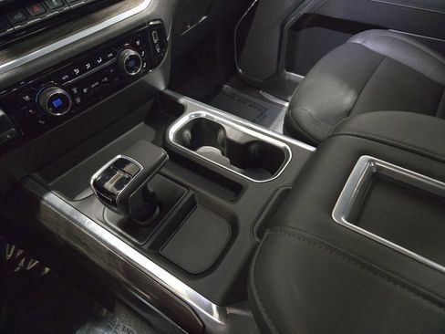 Used 2022 Chevrolet Silverado 1500 LTZ image 27