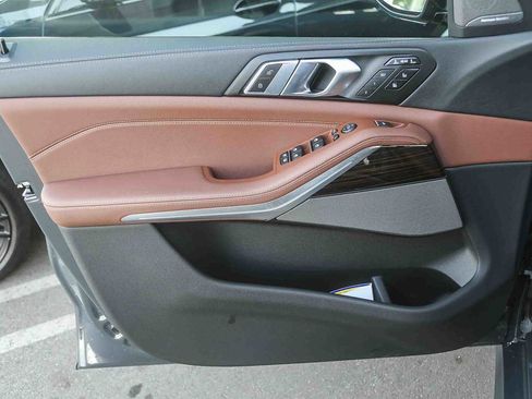 Used 2026 BMW X7 M60i image 18