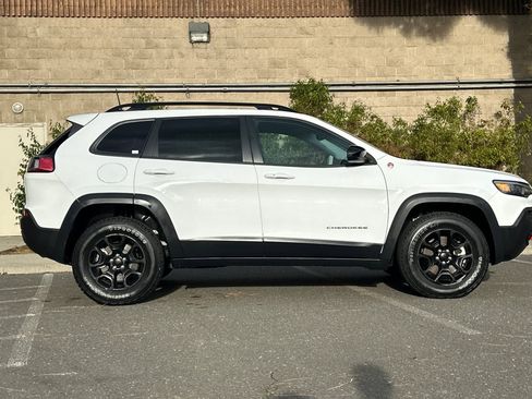 Used 2022 Jeep Cherokee Trailhawk w/ Premium Leather Package image 2