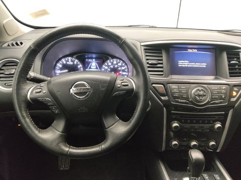 Used 2019 Nissan Pathfinder SL image 22