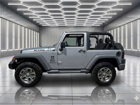 Used 2013 Jeep Wrangler Sport AWD/4WD image 2