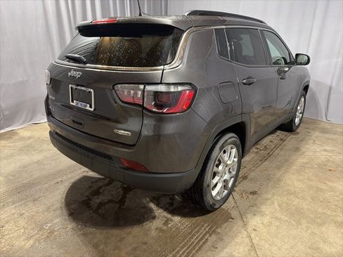 Used 2022 Jeep Compass Latitude image 6