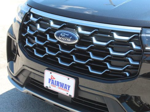 Used 2025 Ford Explorer Platinum w/ LUX Leather Package AWD/4WD image 5