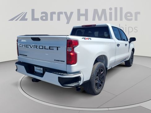Used 2026 Chevrolet Silverado 1500 Custom w/ LPO, Dark Essentials Package AWD/4WD image 5