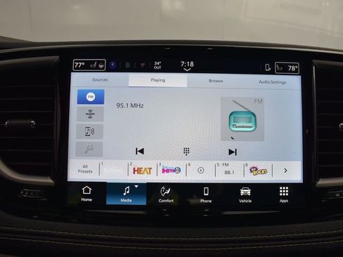 New 2026 Chrysler Pacifica Select image 26