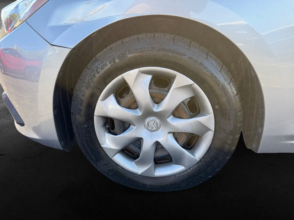 Used 2015 MAZDA MAZDA3 i Sport FWD image 9