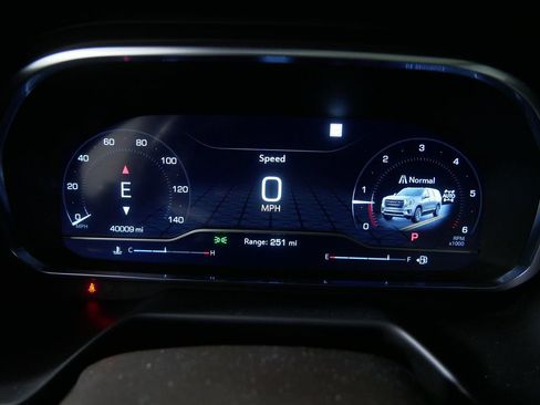 Used 2023 GMC Yukon XL SLT image 28