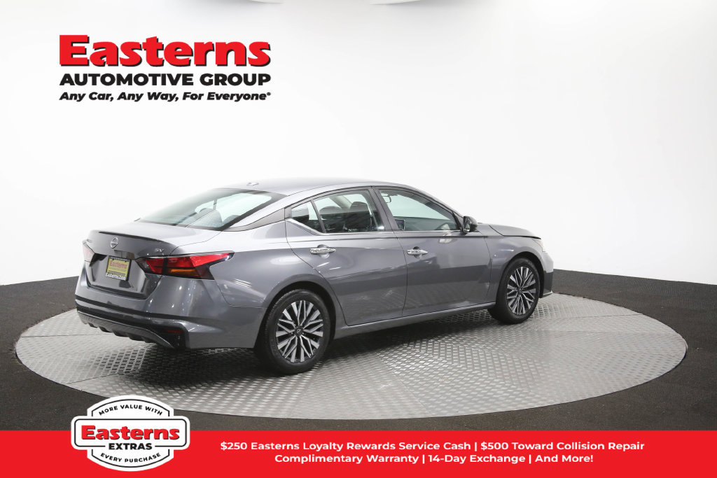 Used 2024 Nissan Altima 2.5 SV FWD image 44