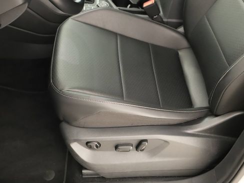Used 2018 Volkswagen Tiguan SE w/ Panoramic Sunroof Package AWD/4WD image 25