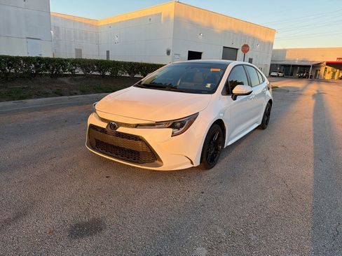 Used 2022 Toyota Corolla LE FWD image 1