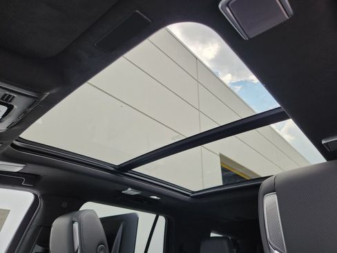 New 2026 Cadillac Escalade Platinum Sport AWD/4WD image 3