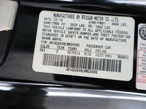 Used 2020 Nissan 370Z NISMO RWD image 39