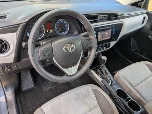 Used 2018 Toyota Corolla LE w/ Carpet Mat Package (TMS) FWD image 13