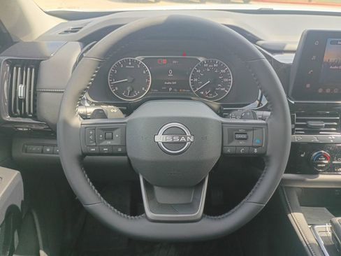 New 2026 Nissan Pathfinder SV image 10