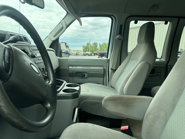 Used 2013 Ford E-350 and Econoline 350 XLT RWD image 4