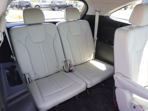 Used 2025 Kia Sorento EX w/ Panoramic Sunroof Package FWD image 10