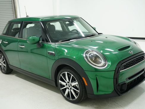 Used 2022 MINI Cooper S image 3